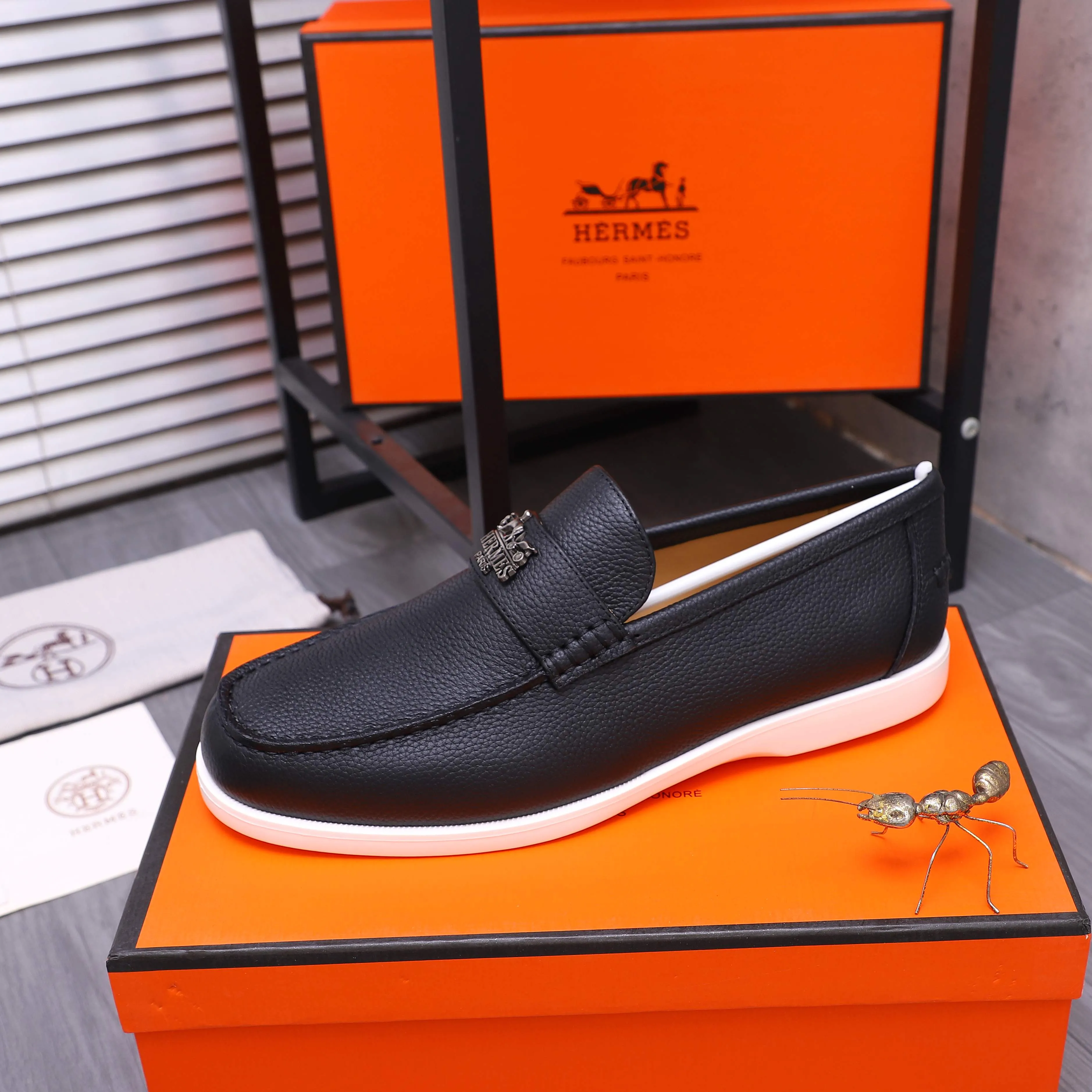 Men's shoes 💰p560 Product trademark: HERMES "Hermes" casual slip-on men's shoes. Regular size: 38-46 (45.46 is custom-made and non-returnable) Product materials: Selected pebbled cowhide upper, cowhide lining, original foam rubber ultra-light sole